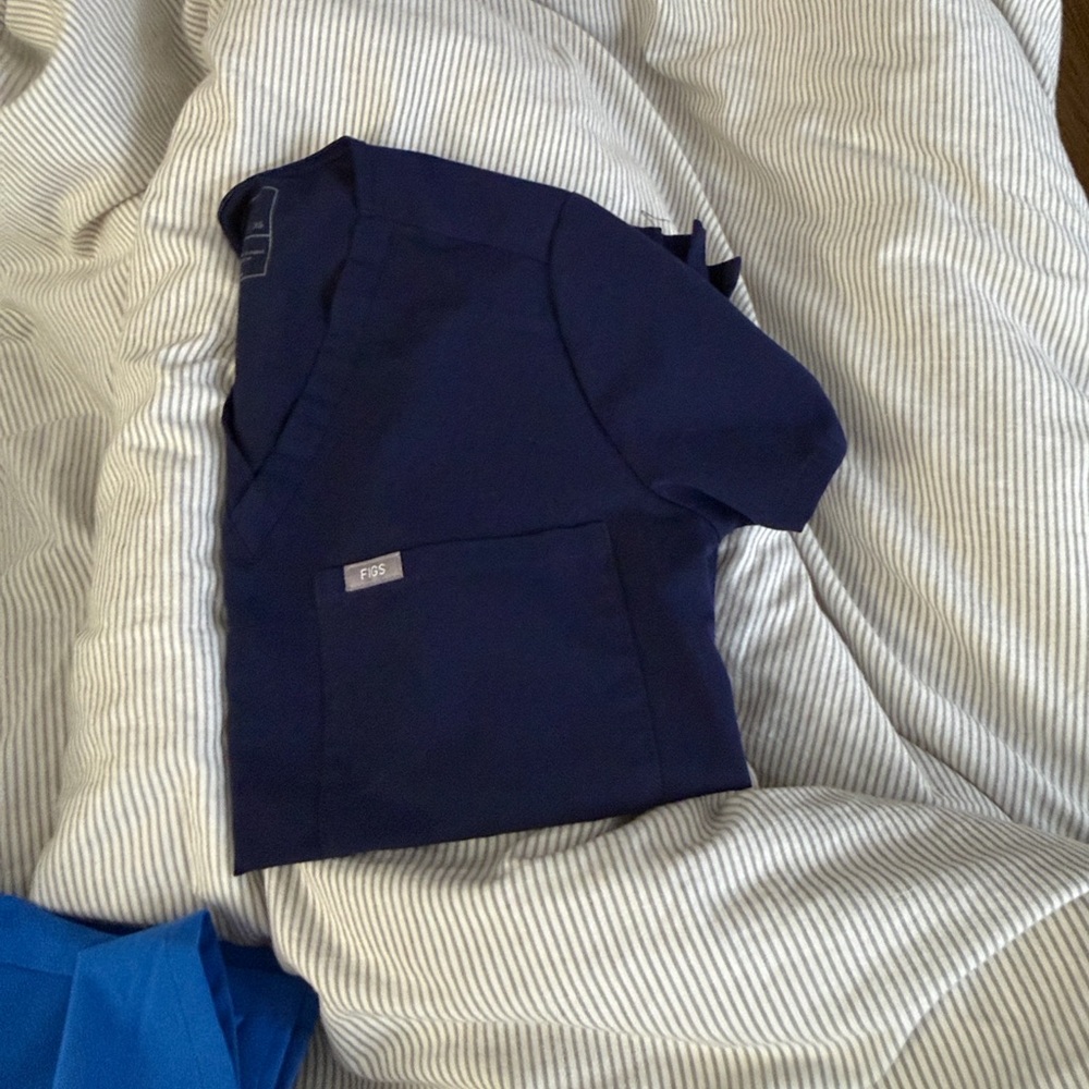 Figs Catarina navy blue scrub top